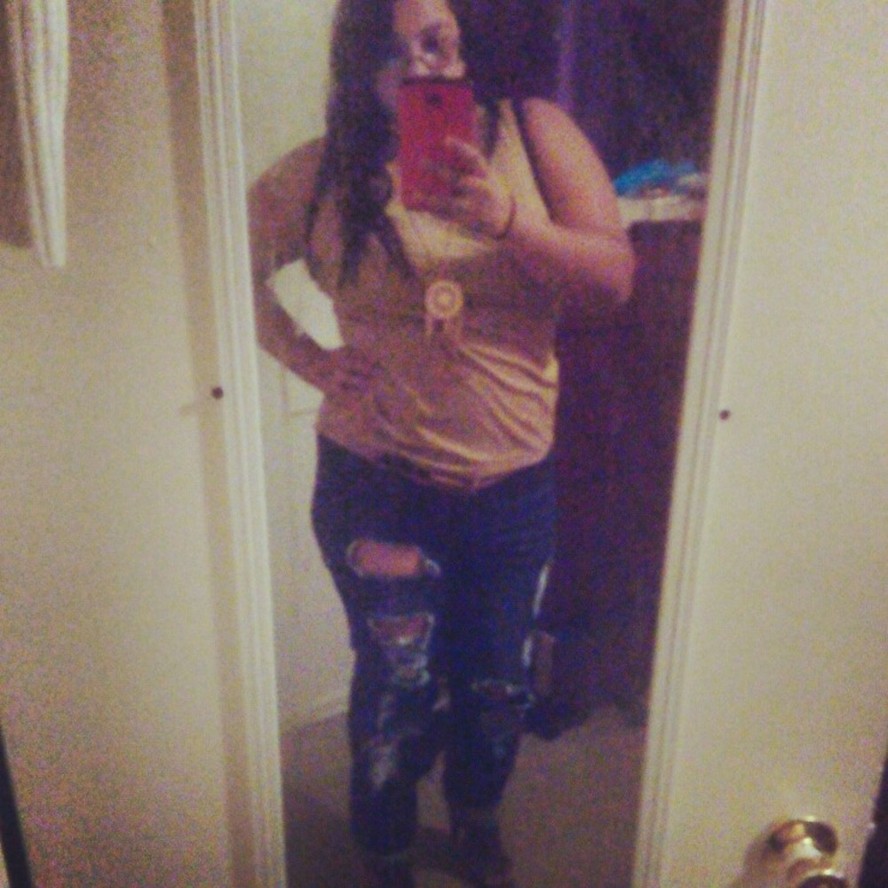 Meet your Posher, Alma